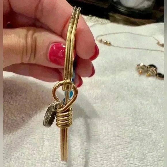 Luca & Danni Blue Beaded Bracelet Bangle Hook Clasp- Slight bend near clasp - Picture 9 of 9